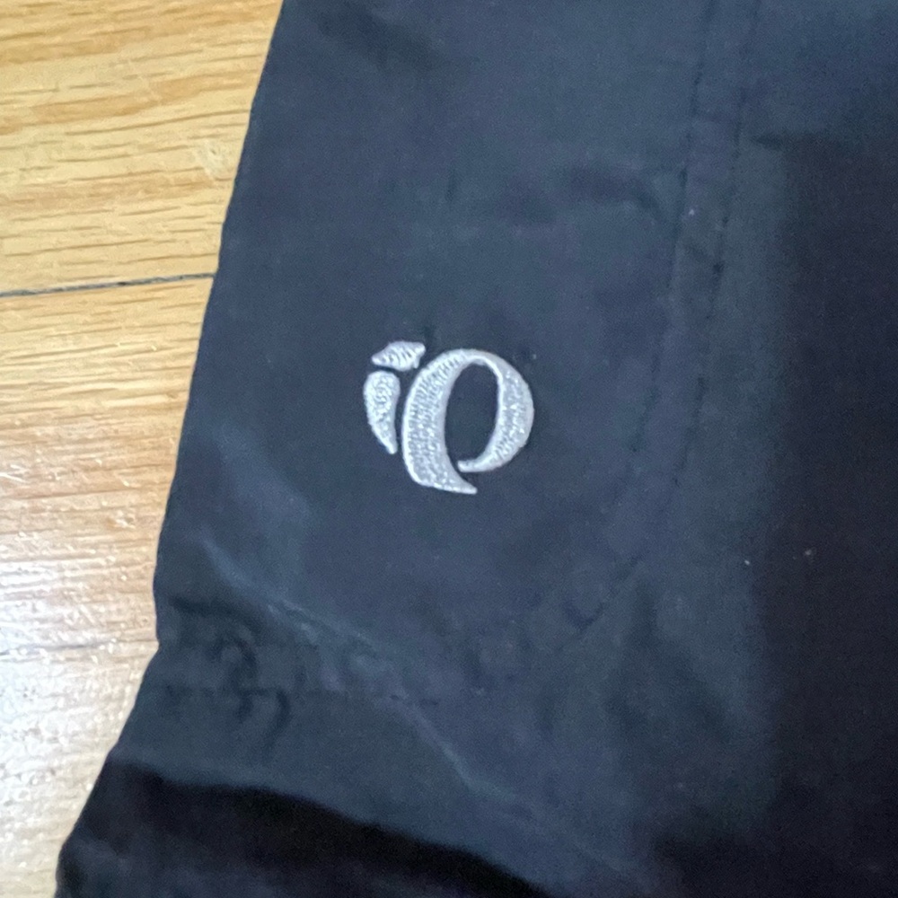 Pearl Izumi Women's Black Bike Shortswith separate padded liner. - Picture 2 of 6